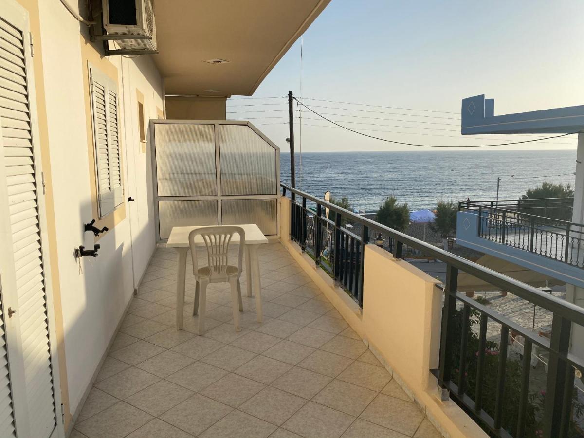 Sindonia Beach Apartment'S Psari Forada Екстериор снимка